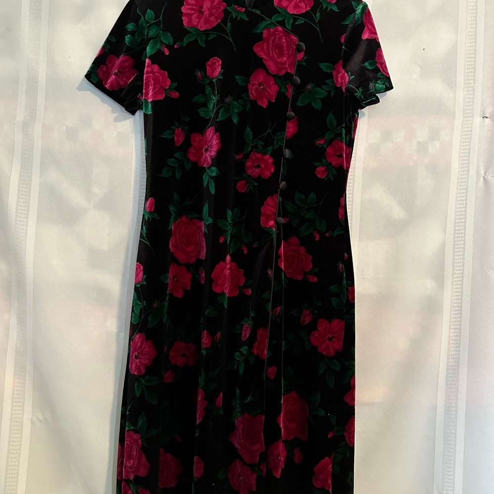 Maggy London Asian Style Velvet Dress - Picture 2 of 12
